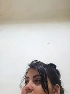 HotCubaLinda online show from March 29, 2026, 2:02 am