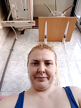 Maria3879 online show from April 22, 2026, 4:58 pm