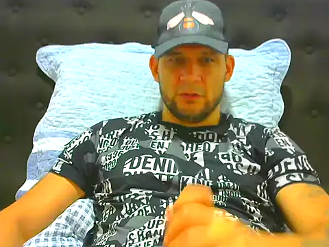 Snapshot of altenori chatting on June 4, 2026, 8:46 pm altenori online show from June 4, 2026, 8:46 pm