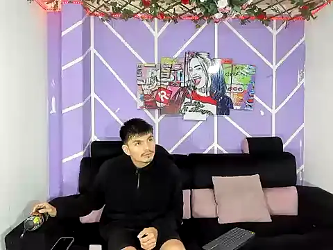 Nahomi hot 77 online show from May 14, 2026, 12:13 pm