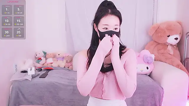 sexyjoy95 online show from May 11, 2026, 10:38 am