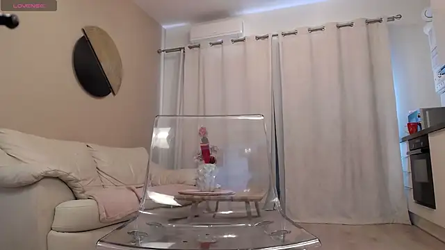 Snapshot of ClaraBarnezz chatting on April 11, 2026, 7:45 am ClaraBarnezz online show from April 11, 2026, 7:45 am