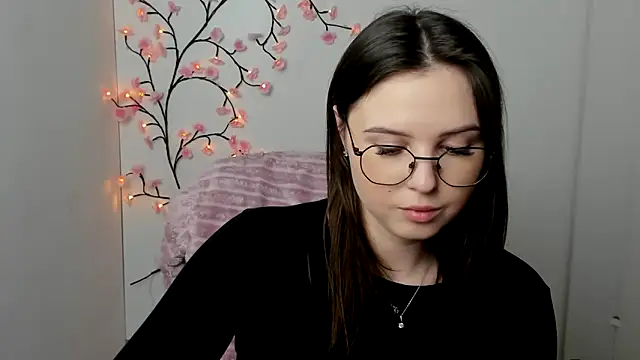 Nika nik a online show from March 23, 2026, 12:16 pm