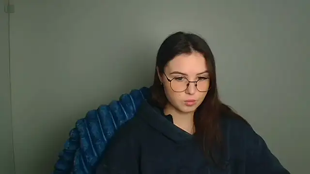 Nika nik a online show from March 21, 2026, 6:14 am