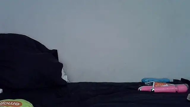 CurvySnowflakes online show from June 17, 2026, 8:36 am