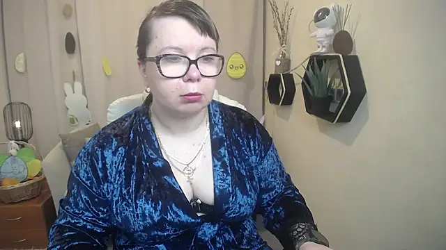 Snapshot of BonnnyBoobsy chatting on April 8, 2026, 5:42 am BonnnyBoobsy online show from April 8, 2026, 5:42 am