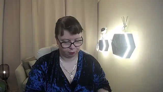 Snapshot of BonnnyBoobsy chatting on March 31, 2026, 5:53 am BonnnyBoobsy online show from March 31, 2026, 5:53 am
