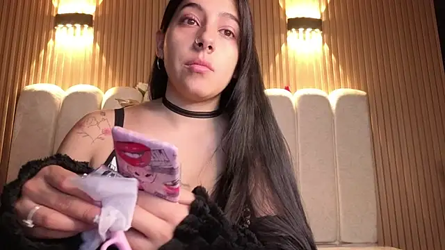 Snapshot of Melannyy_V chatting on March 20, 2026, 12:50 pm Melannyy V online show from March 20, 2026, 12:50 pm