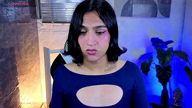 Zoee Kiss  online show from June 28, 2026, 5:25 am