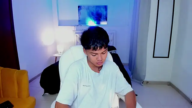 thiagosterling online show from May 5, 2026, 11:30 pm