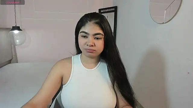 MilaHeat1 online show from May 2, 2026, 8:03 pm