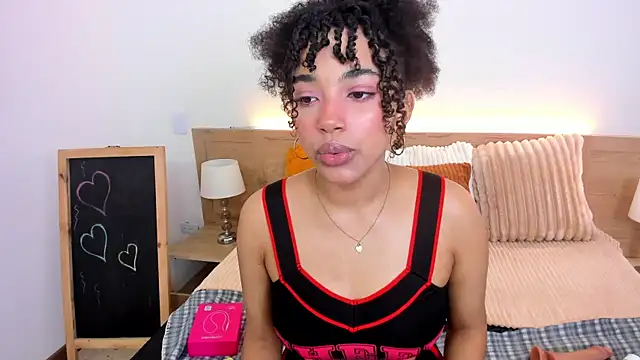JazmyXXX online show from May 26, 2026, 8:18 pm