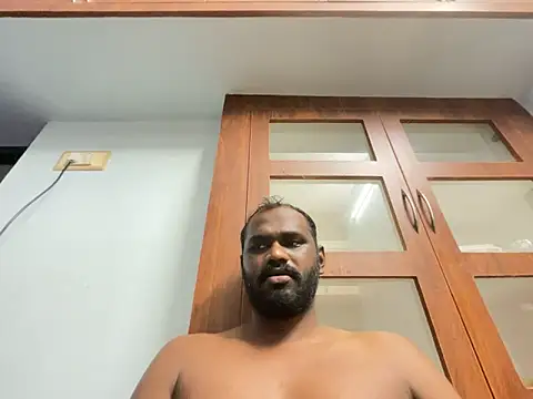 Snapshot of singletamilguy chatting on April 13, 2026, 5:06 pm singletamilguy online show from April 13, 2026, 5:06 pm