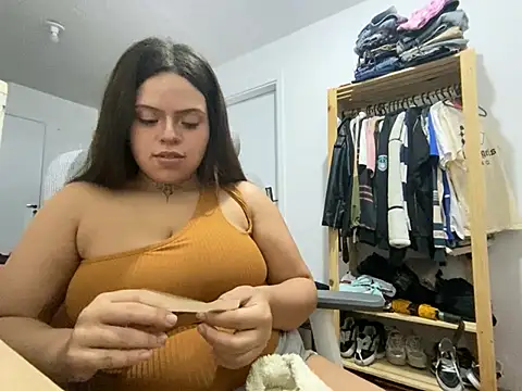 Snapshot of juel1sa chatting on March 28, 2026, 4:35 am juel1sa online show from March 28, 2026, 4:35 am