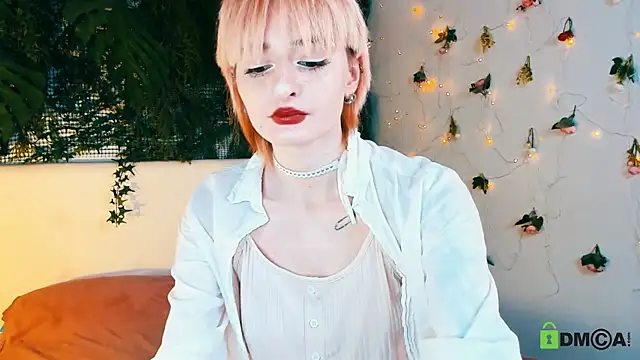 Kira  Cutie online show from April 26, 2026, 9:45 pm