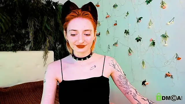 Kira  Cutie online show from May 15, 2026, 11:03 pm