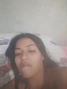Beatriz2211 online show from May 12, 2026, 2:52 am
