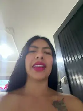 Noa rousse01 online show from May 6, 2026, 4:16 am