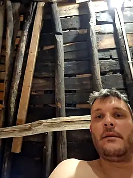 Snapshot of Alge882 chatting on April 5, 2026, 12:06 am Alge882 online show from April 5, 2026, 12:06 am