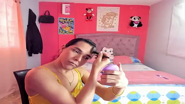 Sofia Hot Latina online show from July 14, 2026, 10:38 pm