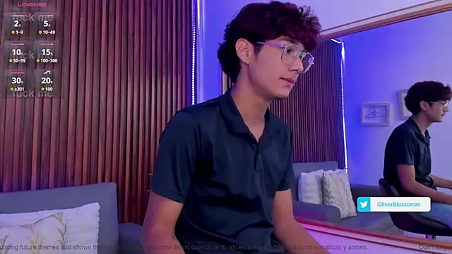 Snapshot of Oliver20__ chatting on May 15, 2026, 10:52 pm Oliver20 online show from May 15, 2026, 10:52 pm