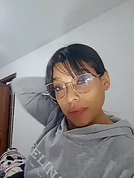 avalustyy online show from April 1, 2026, 12:57 am