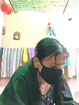 Snapshot of REENA-STRIP chatting on May 14, 2026, 6:43 am REENA-STRIP online show from May 14, 2026, 6:43 am