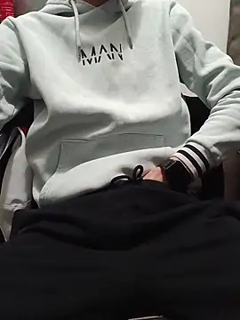 Snapshot of Skinboy06 chatting on March 22, 2026, 5:47 pm Skinboy06 online show from March 22, 2026, 5:47 pm