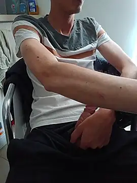 Skinboy06 online show from June 7, 2026, 1:16 pm