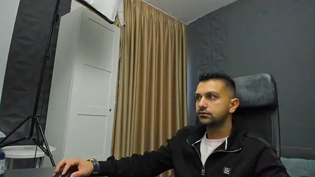 Snapshot of BryceReign chatting on March 22, 2026, 5:43 am BryceReign online show from March 22, 2026, 5:43 am