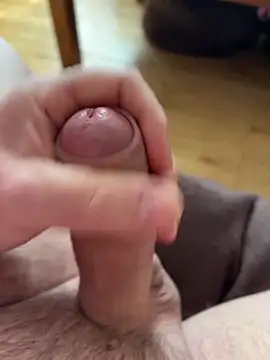 Snapshot of Brunode76 chatting on April 14, 2026, 8:30 am Brunode76 online show from April 14, 2026, 8:30 am