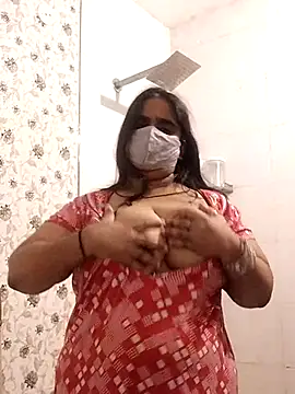 MoonlightMira online show from June 14, 2026, 7:37 pm