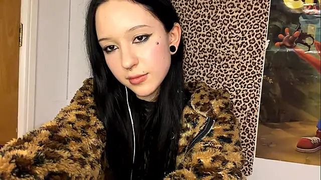 Snapshot of LunaTempted chatting on March 26, 2026, 7:34 pm LunaTempted online show from March 26, 2026, 7:34 pm