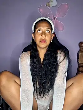 Snapshot of emily_fox01 chatting on March 24, 2026, 4:23 am emily fox01 online show from March 24, 2026, 4:23 am