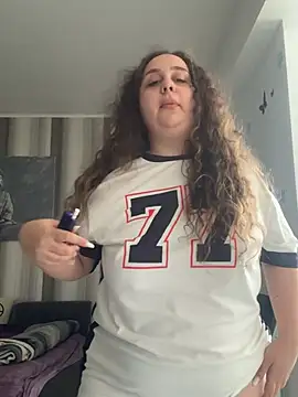 CurlyMaddie online show from July 19, 2026, 10:01 am
