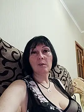 HelgaDennis online show from July 23, 2026, 6:37 pm