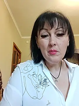 HelgaDennis online show from May 29, 2026, 5:46 am