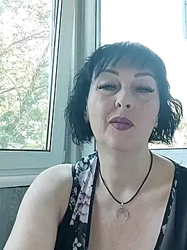 HelgaDennis online show from August 6, 2026, 5:46 am