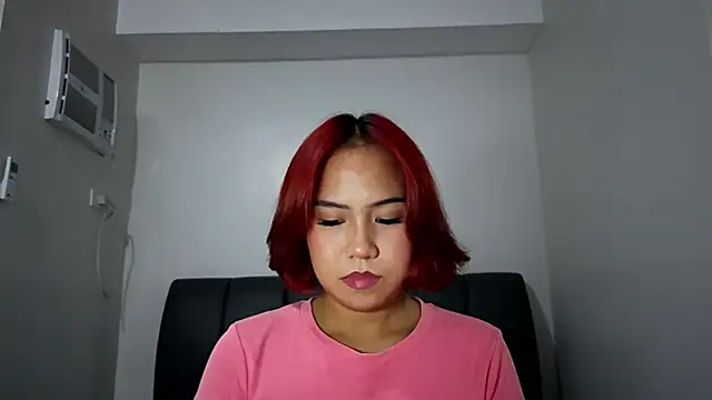 misscutee online show from May 11, 2026, 1:12 pm