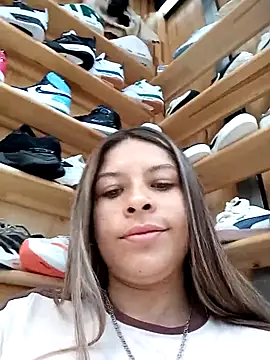 alanna6950 online show from May 1, 2026, 4:34 pm