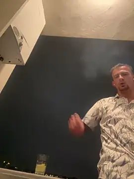 globalfucker34 online show from April 3, 2026, 11:00 pm