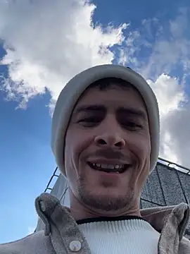 globalfucker34 online show from April 9, 2026, 2:01 pm