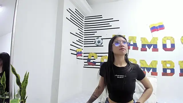 LindaCatalina  online show from July 8, 2026, 12:28 pm