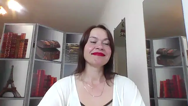 Snapshot of Selena_Moo chatting on May 22, 2026, 8:23 am Selena Moo online show from May 22, 2026, 8:23 am