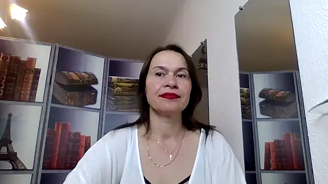Snapshot of Selena_Moo chatting on May 17, 2026, 3:12 pm Selena Moo online show from May 17, 2026, 3:12 pm