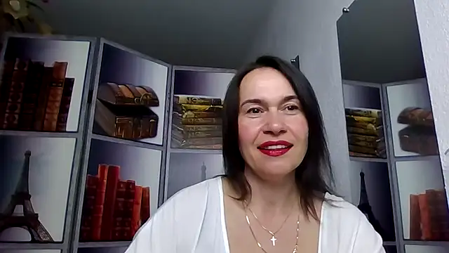 Selena Moo online show from April 18, 2026, 10:17 am