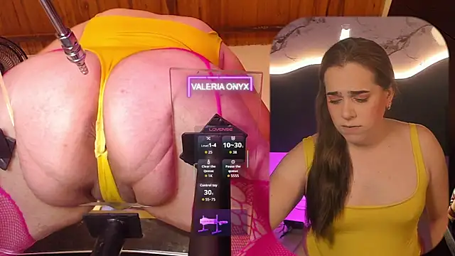 ValeriaOnyx online show from June 19, 2026, 12:44 pm