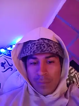 carlosmgu111 online show from May 14, 2026, 3:58 am