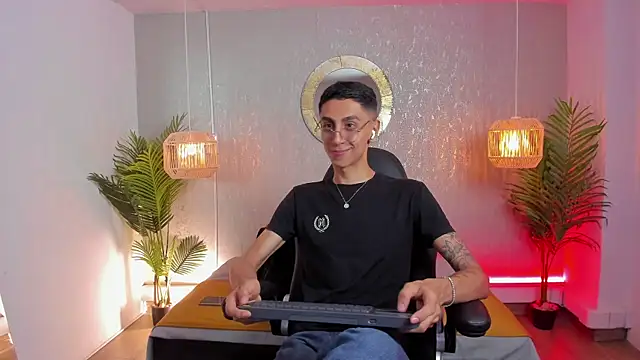 Snapshot of Gio_carangi chatting on May 6, 2026, 2:26 am Gio carangi online show from May 6, 2026, 2:26 am