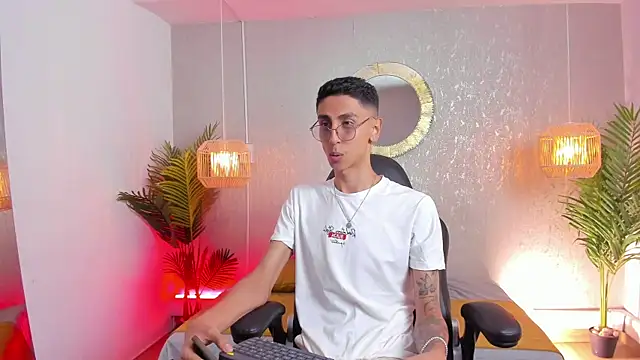 Snapshot of Gio_carangi chatting on May 24, 2026, 2:55 am Gio carangi online show from May 24, 2026, 2:55 am